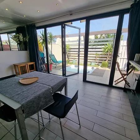 Apartment Charmante Au Coeur Du Village Naturiste Agde