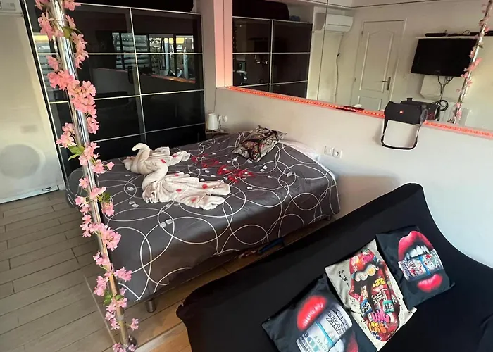 Apartment Charmante Au Coeur Du Village Naturiste *