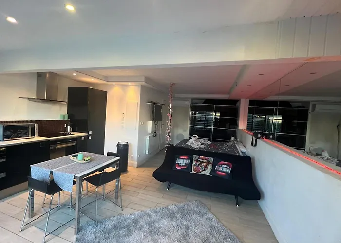 Apartment Charmante Au Coeur Du Village Naturiste Agde